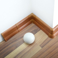 2,5m Fussleiste PVC 62mm Eiche Heritage + Montagematerial Gratis