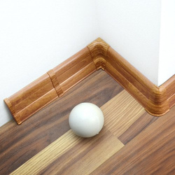 2,5m Fussleiste PVC 62mm Eiche Vintage + Montagematerial Gratis