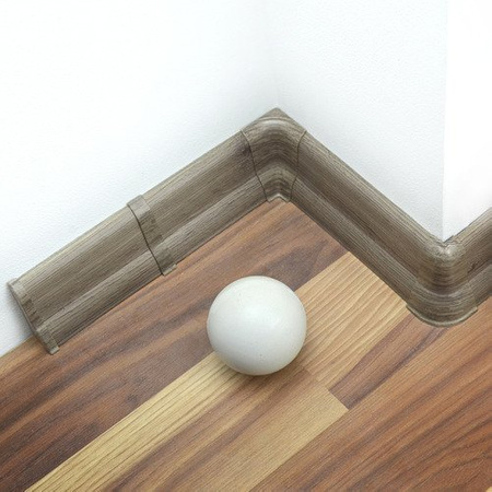 2,5m Fussleiste PVC 62mm Eiche Dunkel + Montagematerial Gratis